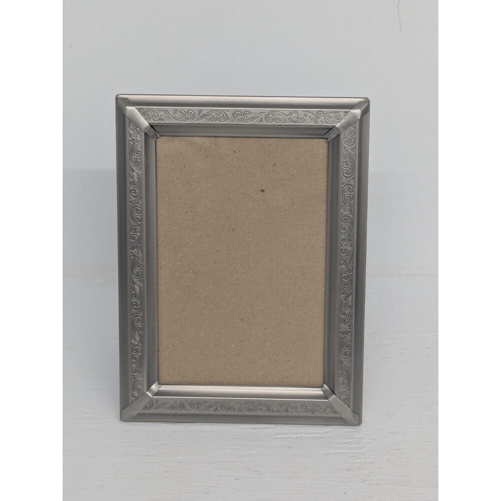 Vintage Silvertone 5X7" Metal FRAME with Special Corners Holds 4X6" Photo